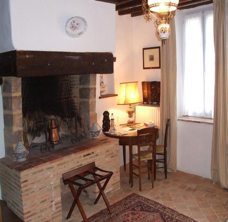 Bed and Breakfast Le Moulin D'Hys La Cropte Zimmer foto