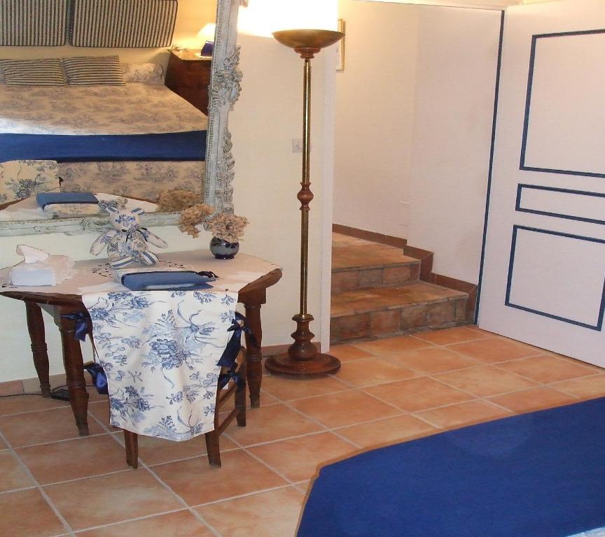 Bed and Breakfast Le Moulin D'Hys La Cropte Zimmer foto