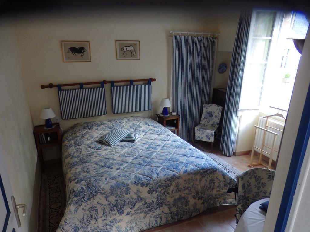Bed and Breakfast Le Moulin D'Hys La Cropte Exterior foto